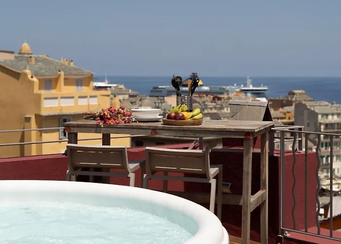 Vatta Centre Avec Roof Bain A Remous Et Vue Panoramique